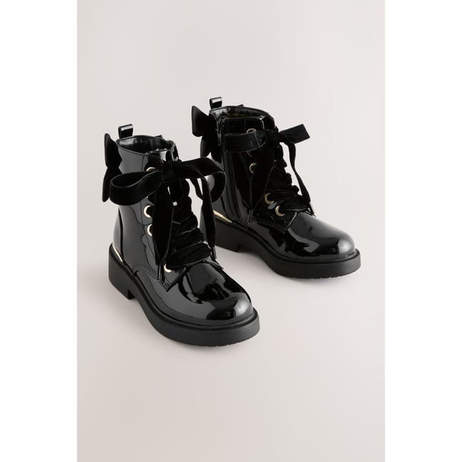 Bottines à lacets noir <span itemprop=
