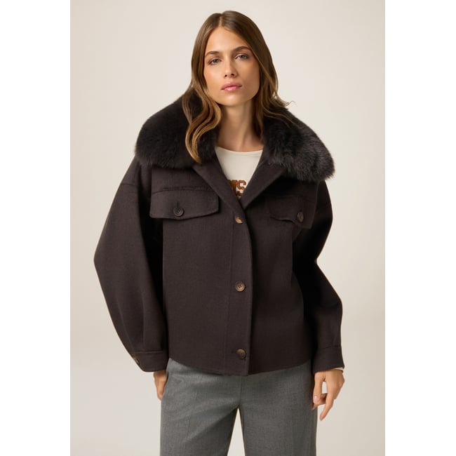 Manteau court marron <span itemprop=