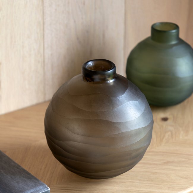 Bevelled 18cm Glass Globe Vase - ÉDITÉ