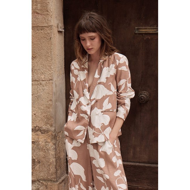 Blazer droit et court, imprimé beige chloe <span itemprop=