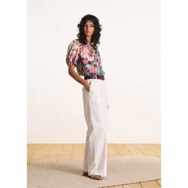 Pantalon droit et large fluide en lyocell taille haute ecru <span itemprop=