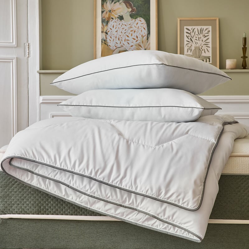 Set Aus Duvet Und Kopfkissen, Hotelkomfort