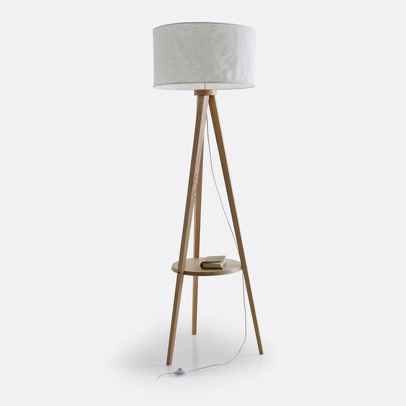 Stehlampe Setto Mit Drei Beinen Und Leinenschirm