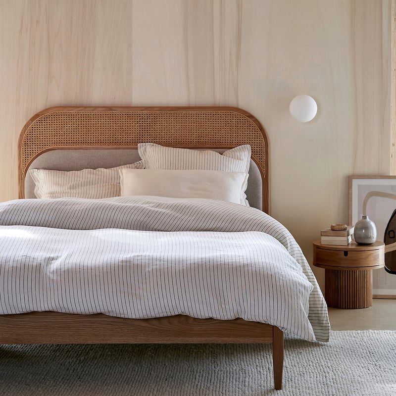 Bett Mit Lattenrost Buisseau, Rattan Und Samt