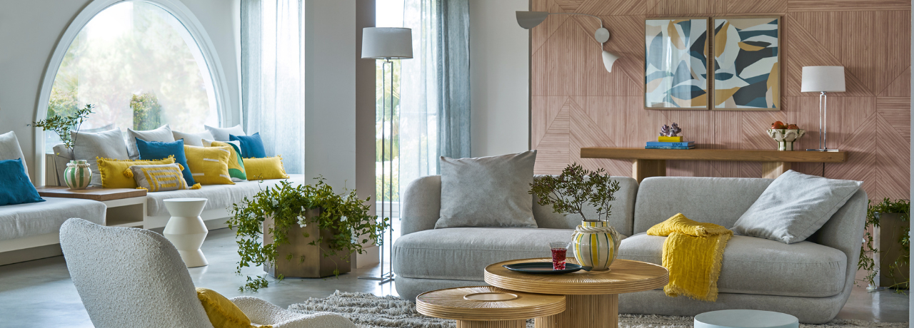What Is a Living Room Feature Wall? Types and Benefits