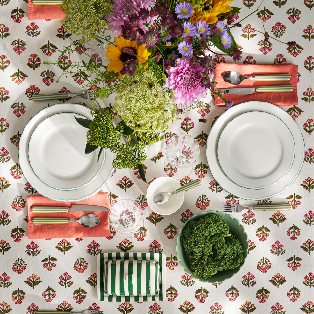 cottagecore-inspired-dining.png
