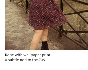 Robe with wallpaper print