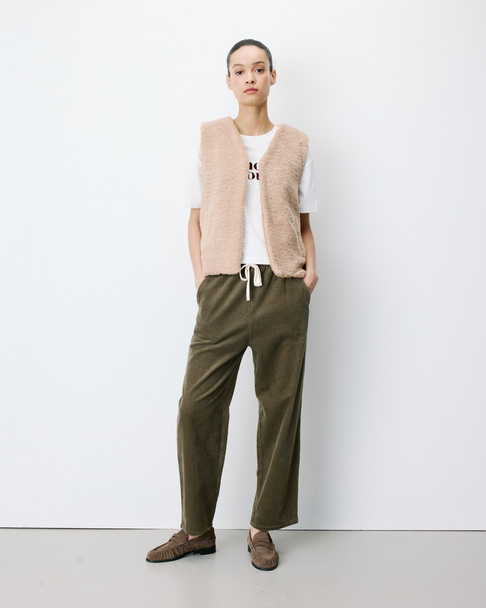 Veste sans manches en fausse shearling beige Avery, GRACE & MILA
