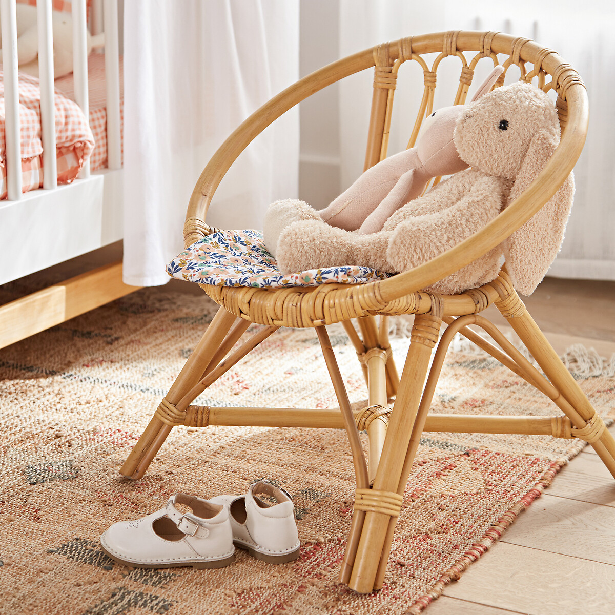 Rattan store chair freedom