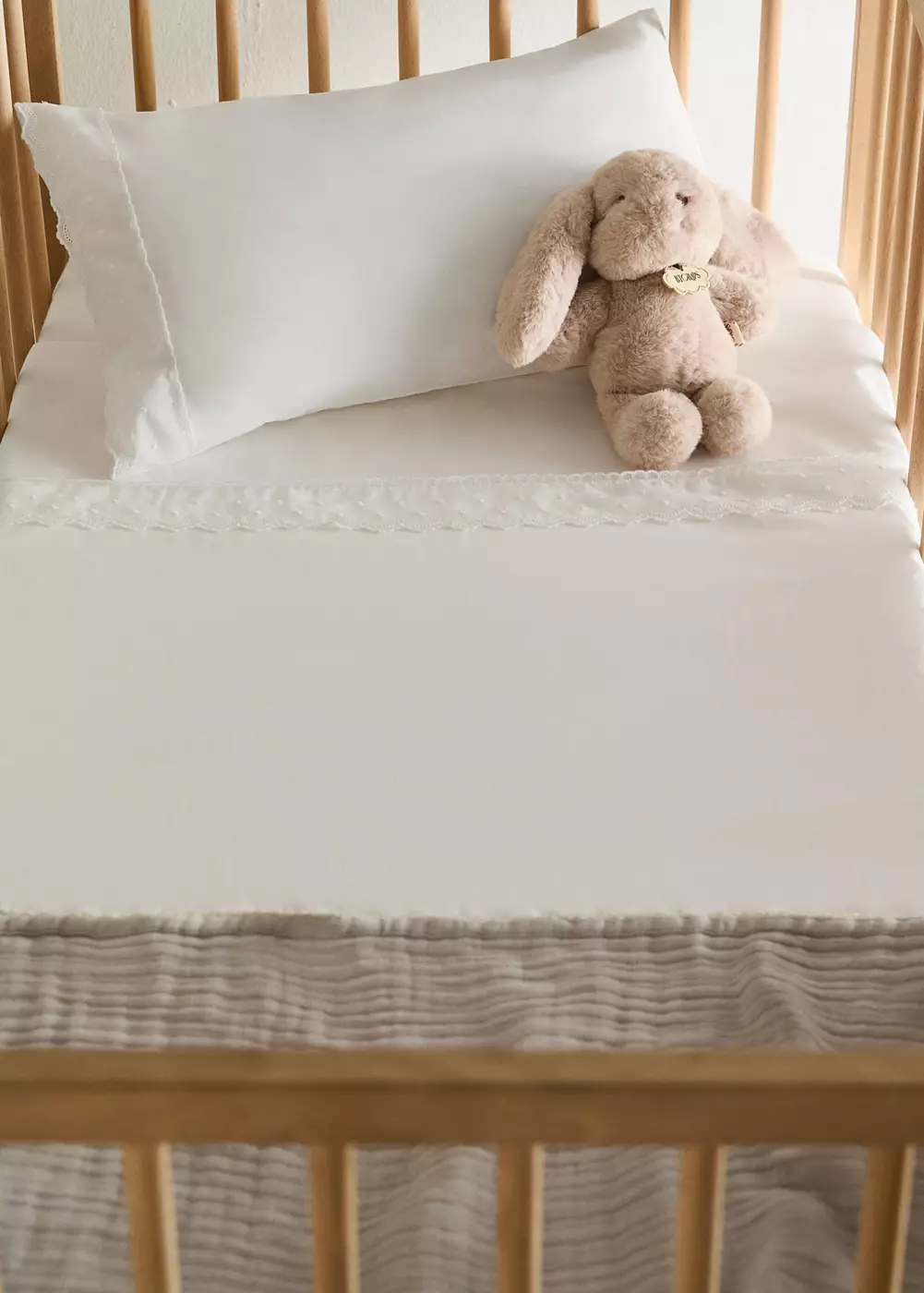 Ensemble drap plat et taie d’oreiller berceau volant à broderie, MANGO HOME