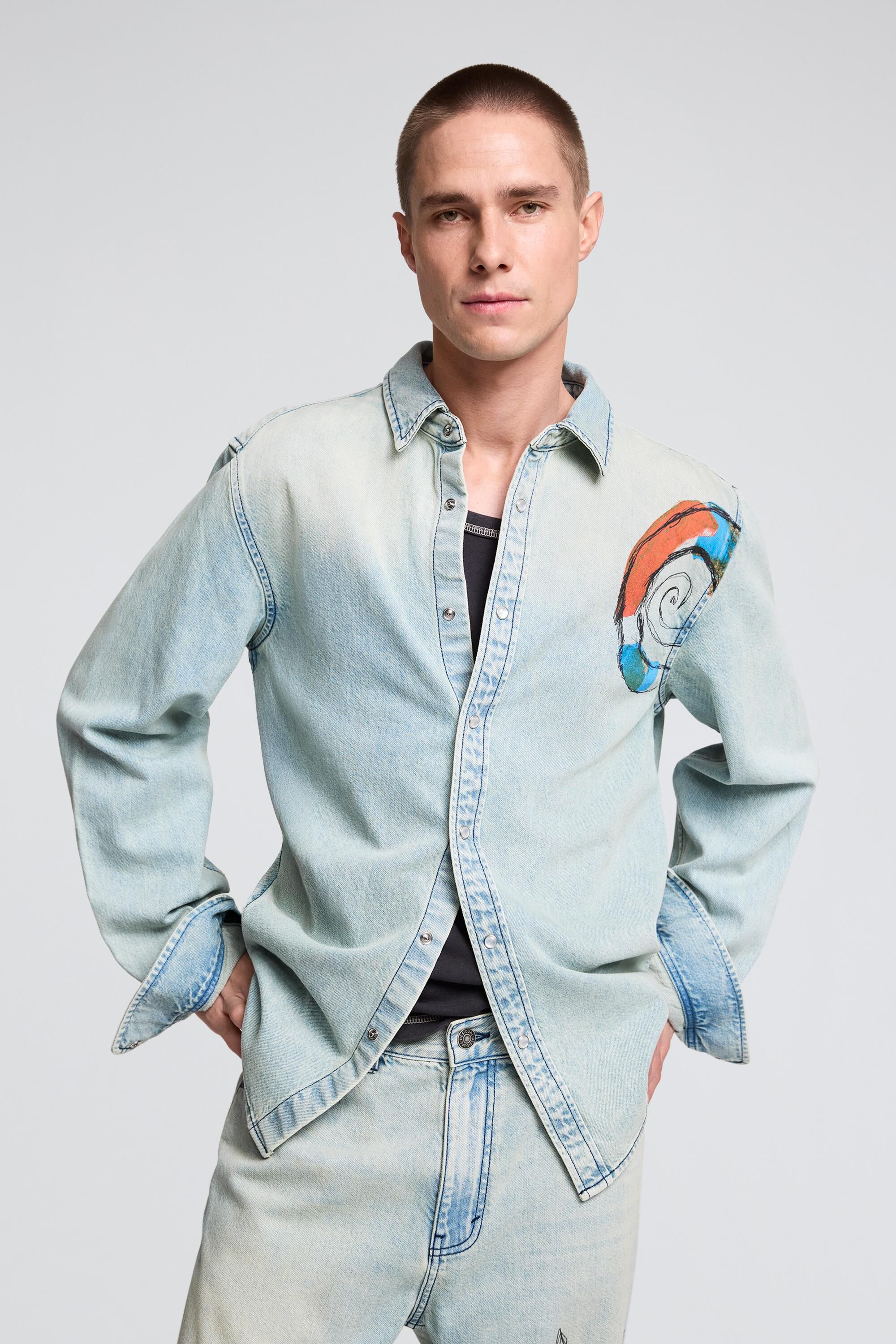 Chemise en jean brodée, DESIGUAL