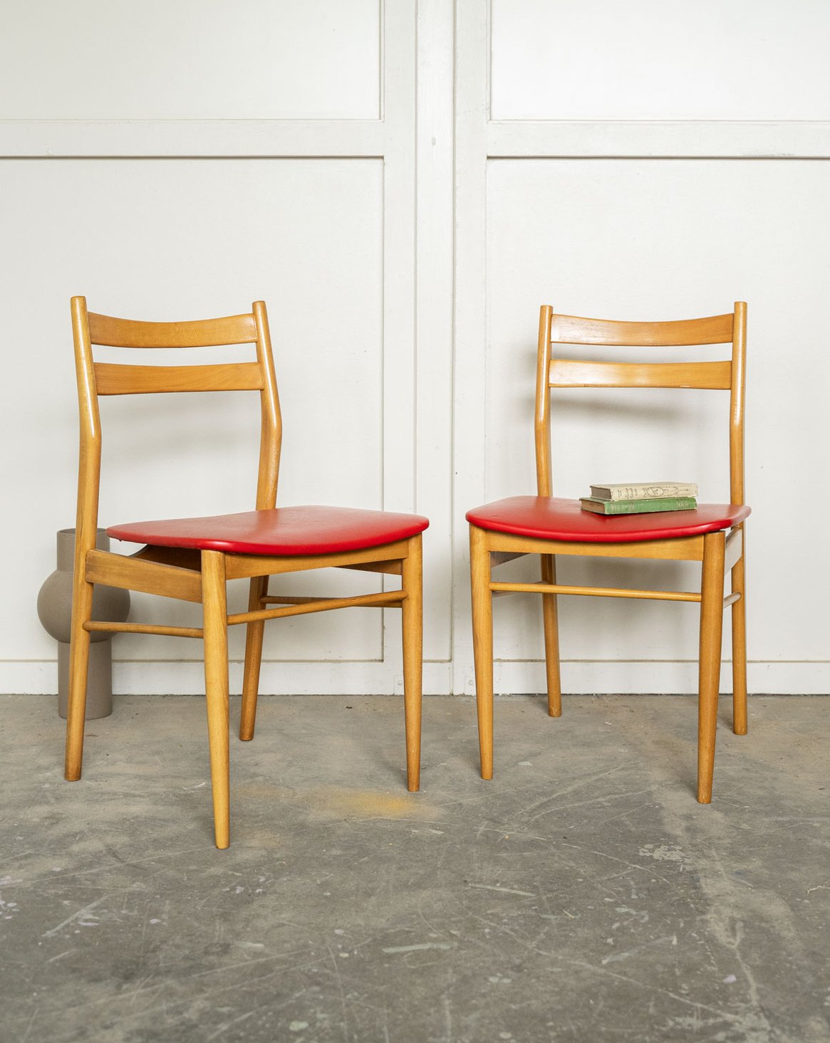 Paire de chaises scandinaves Alma N°2000 - Bon état, DEBONGOUT