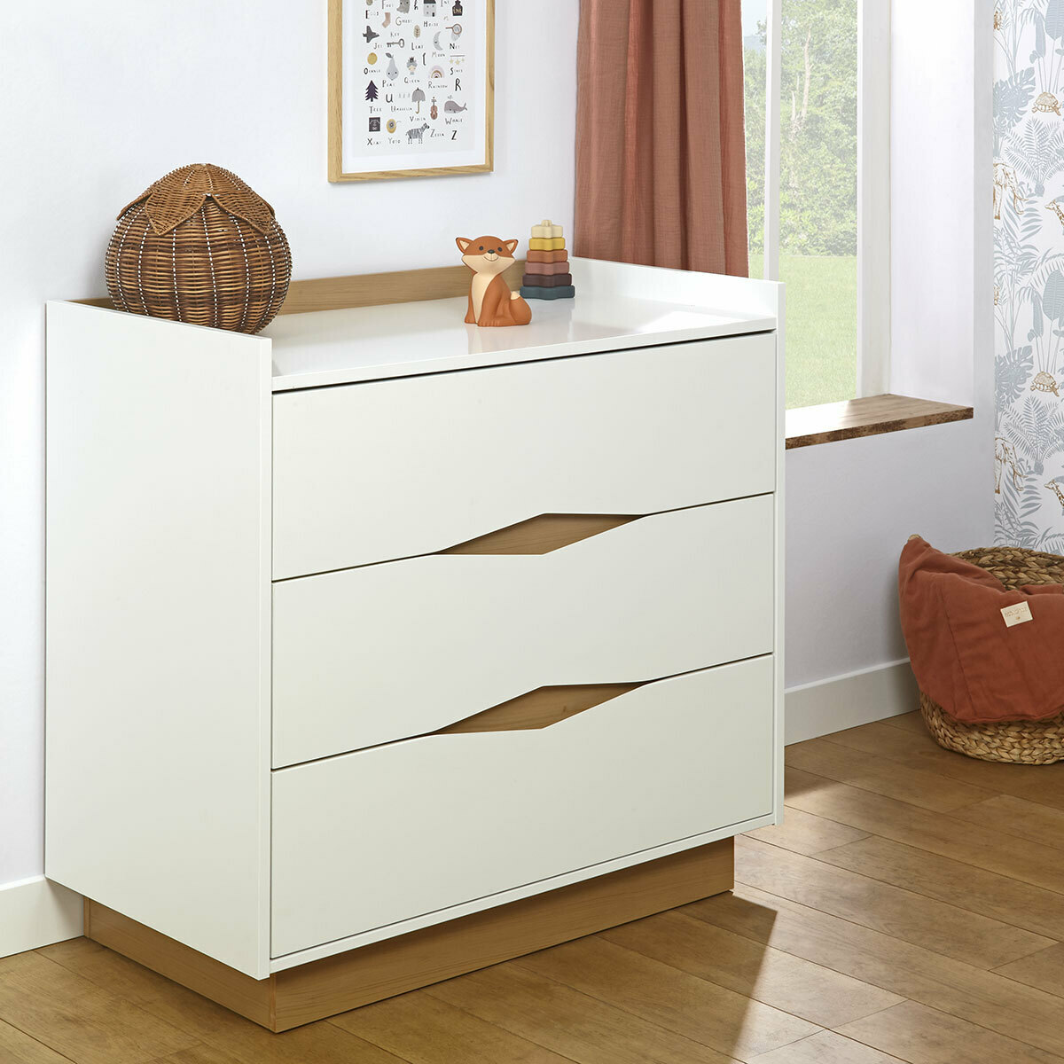 Commode NAIS, AKITEN RETAIL