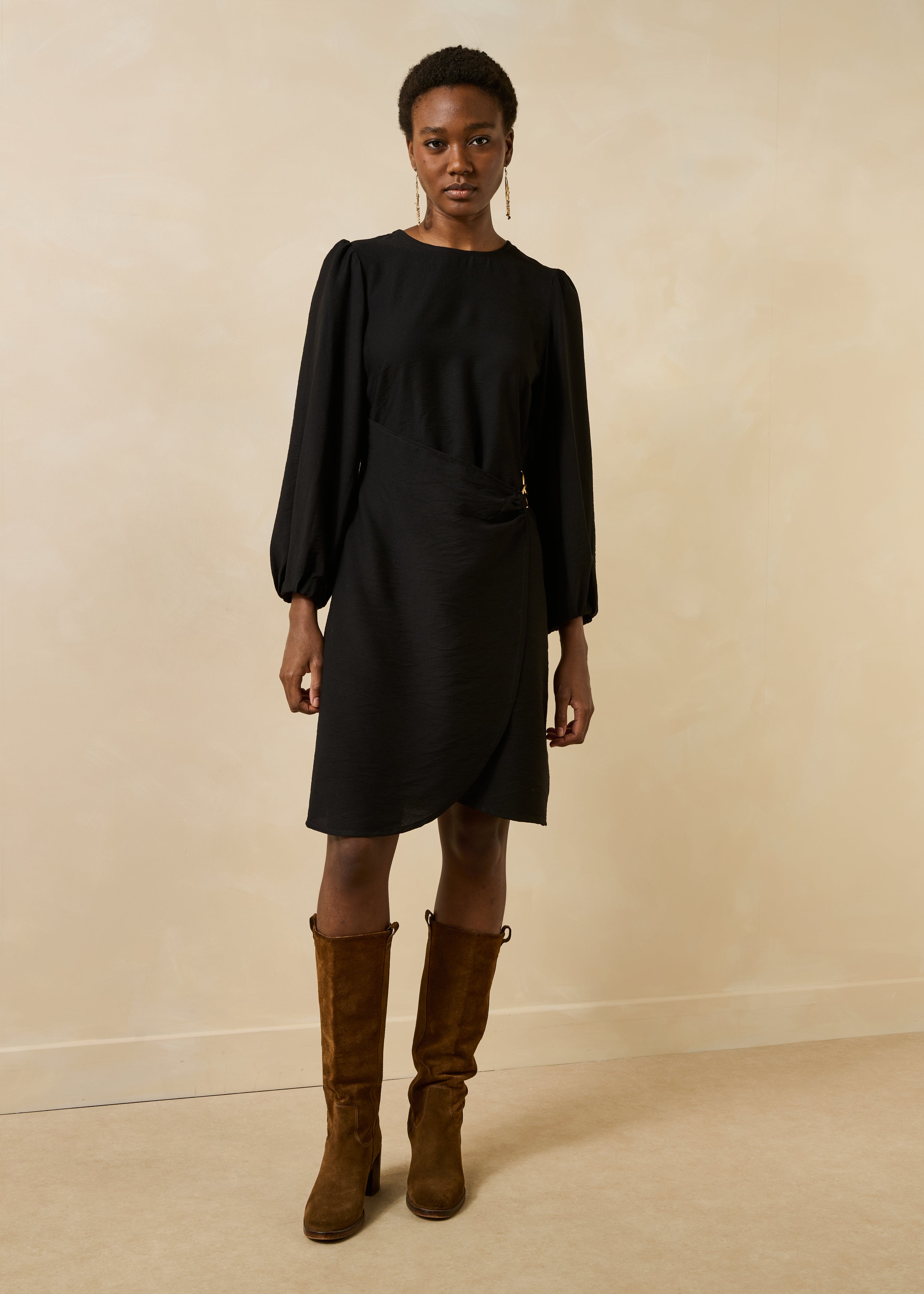 Robe midi cintrée noire portefeuille, LA FEE MARABOUTEE