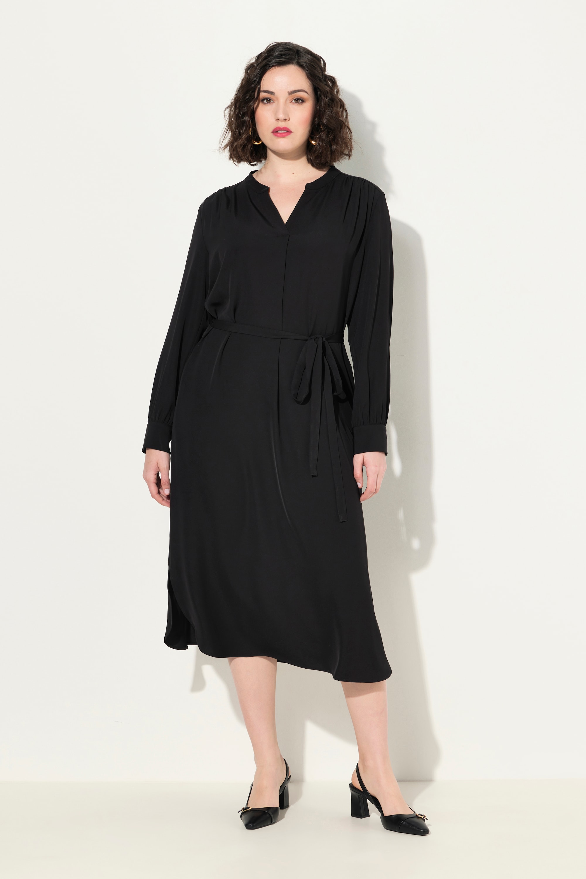 Robe midi à manches longues. Décolleté en, ULLA POPKEN