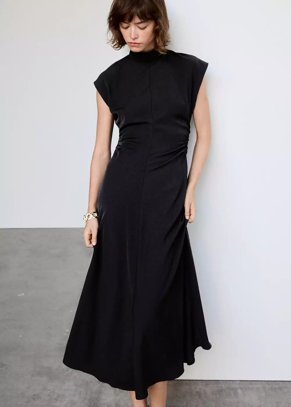 Robe à col cheminée et fronces, MANGO