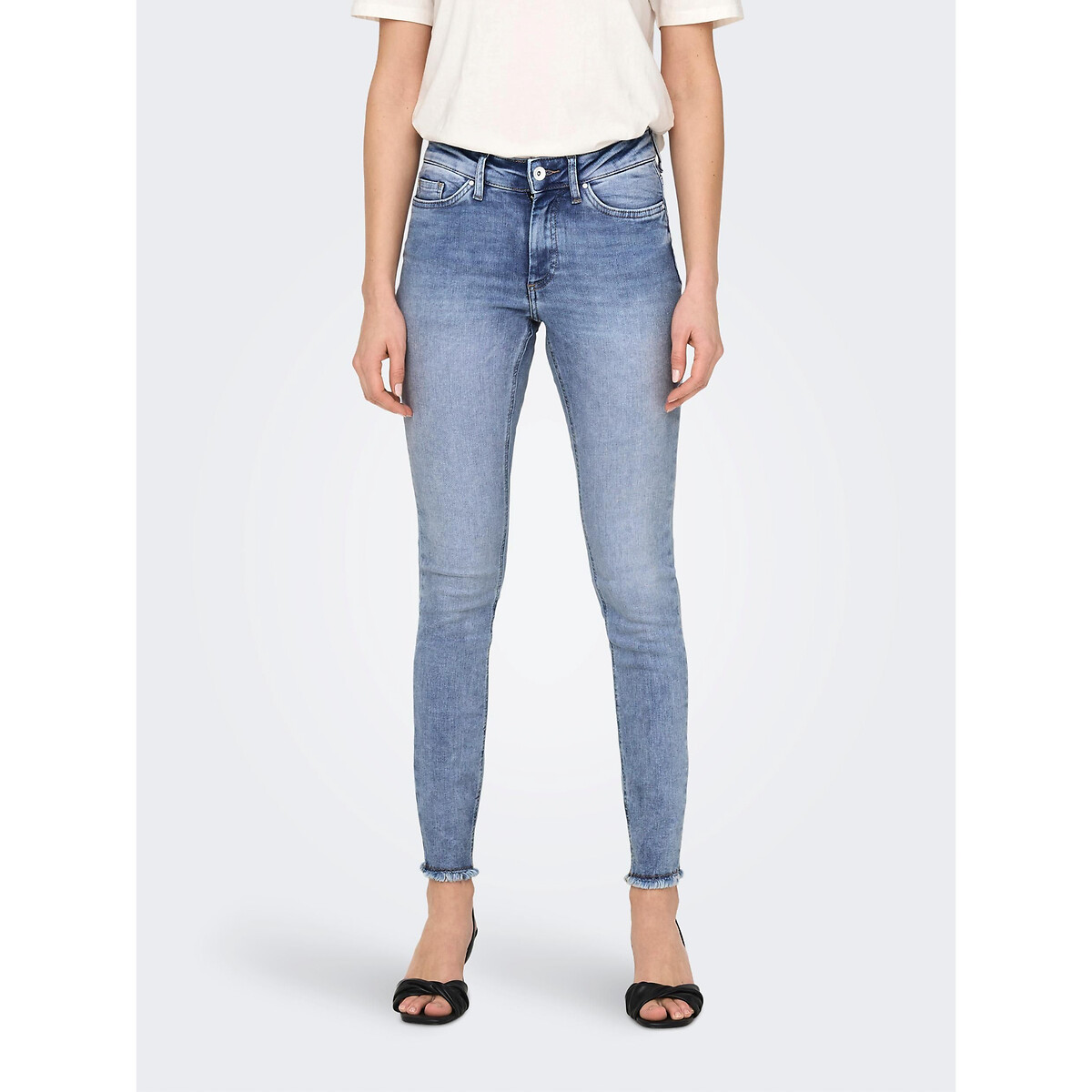 Skinny Ankle Grazer Jeans in Mid Rise