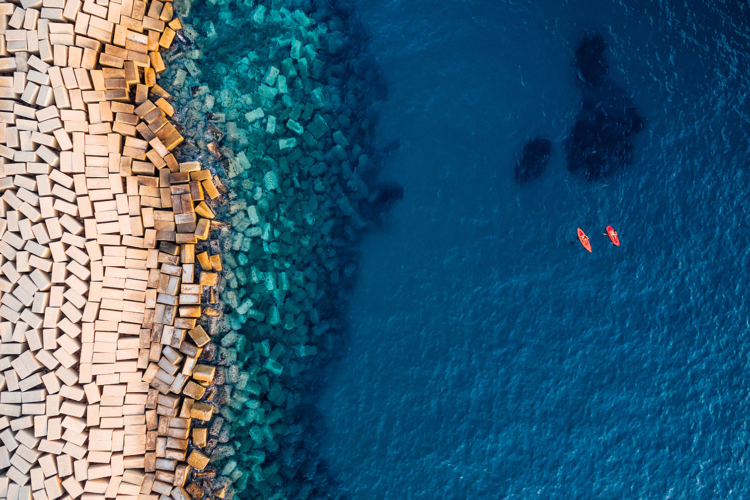 Tableau digue vue d'en haut, HEXOA