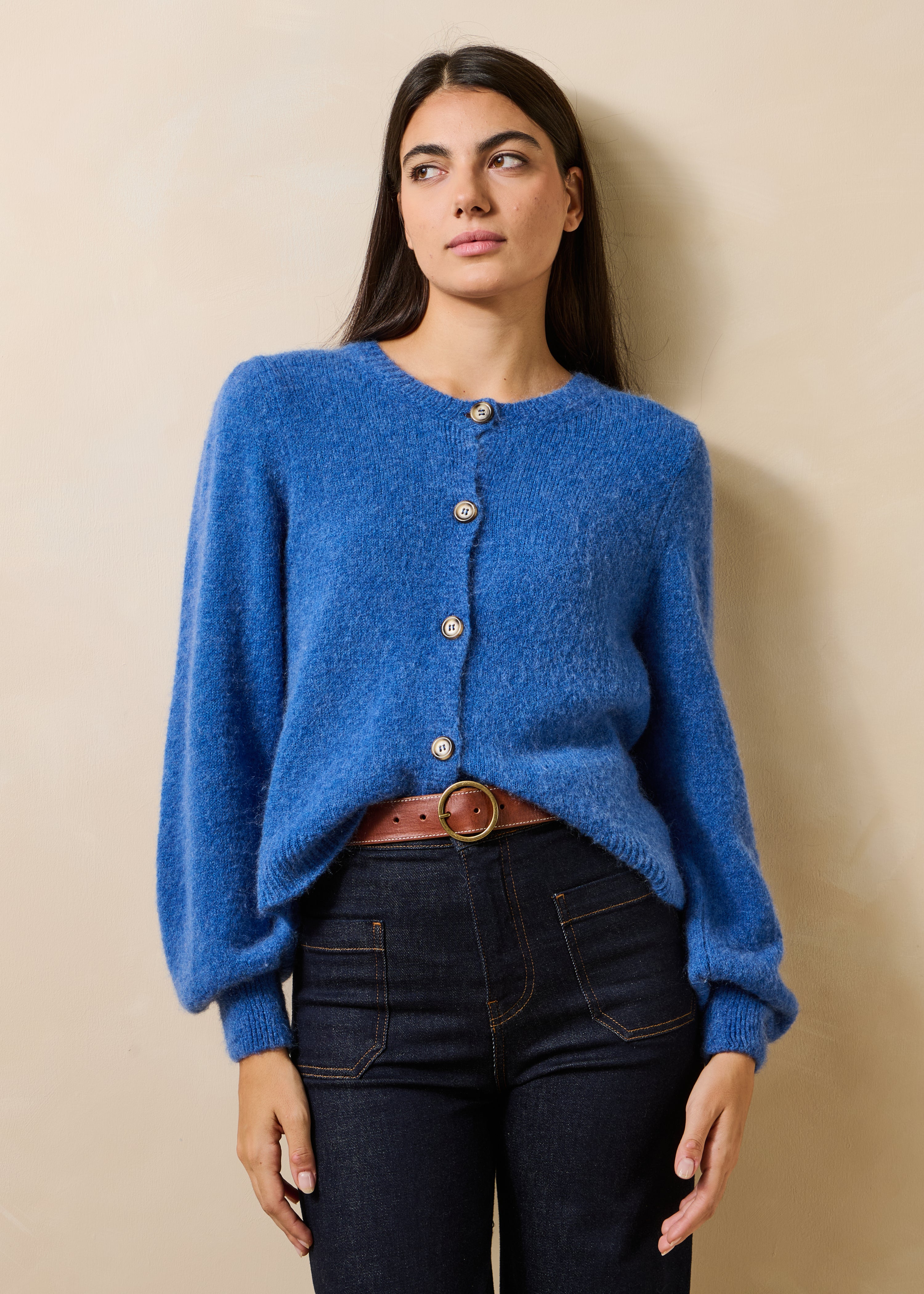 Gilet droit et court col rond, LA FEE MARABOUTEE
