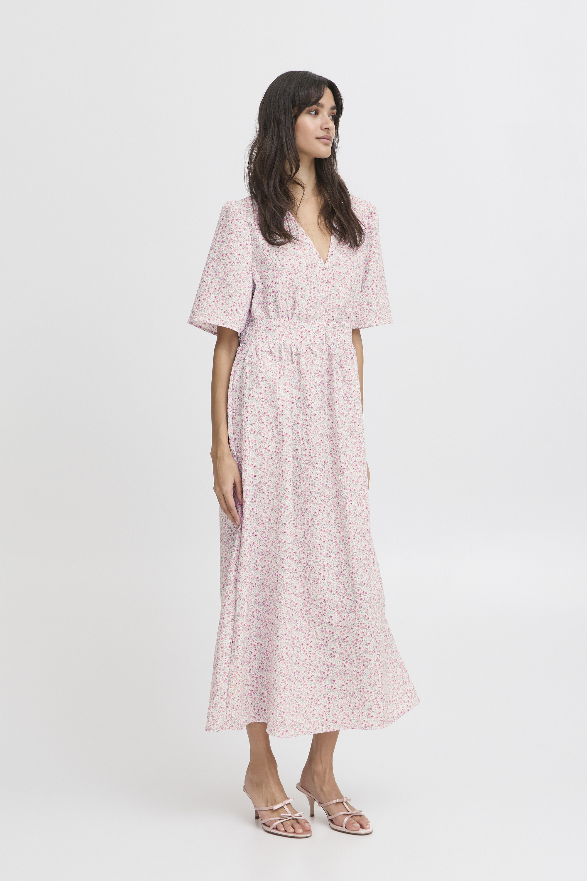 Robe, B.YOUNG