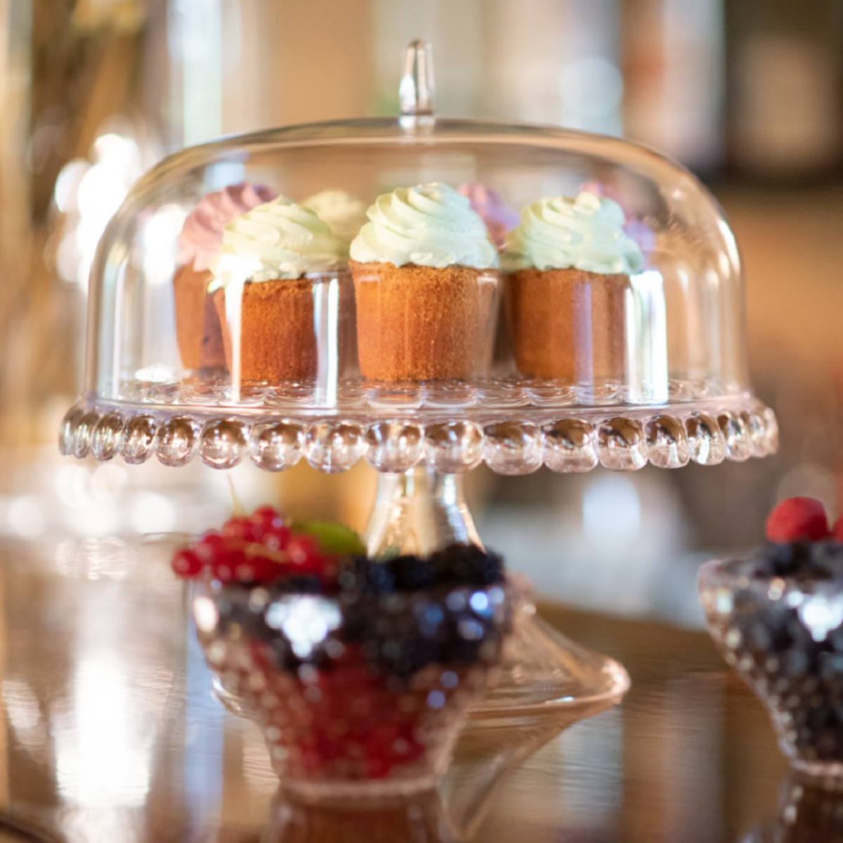 Cloche à Gâteau Transparente Avec Plateau - 30 Cm De Diamètre - Hauteur 16.5 Cm - Présentoir Réutilisable