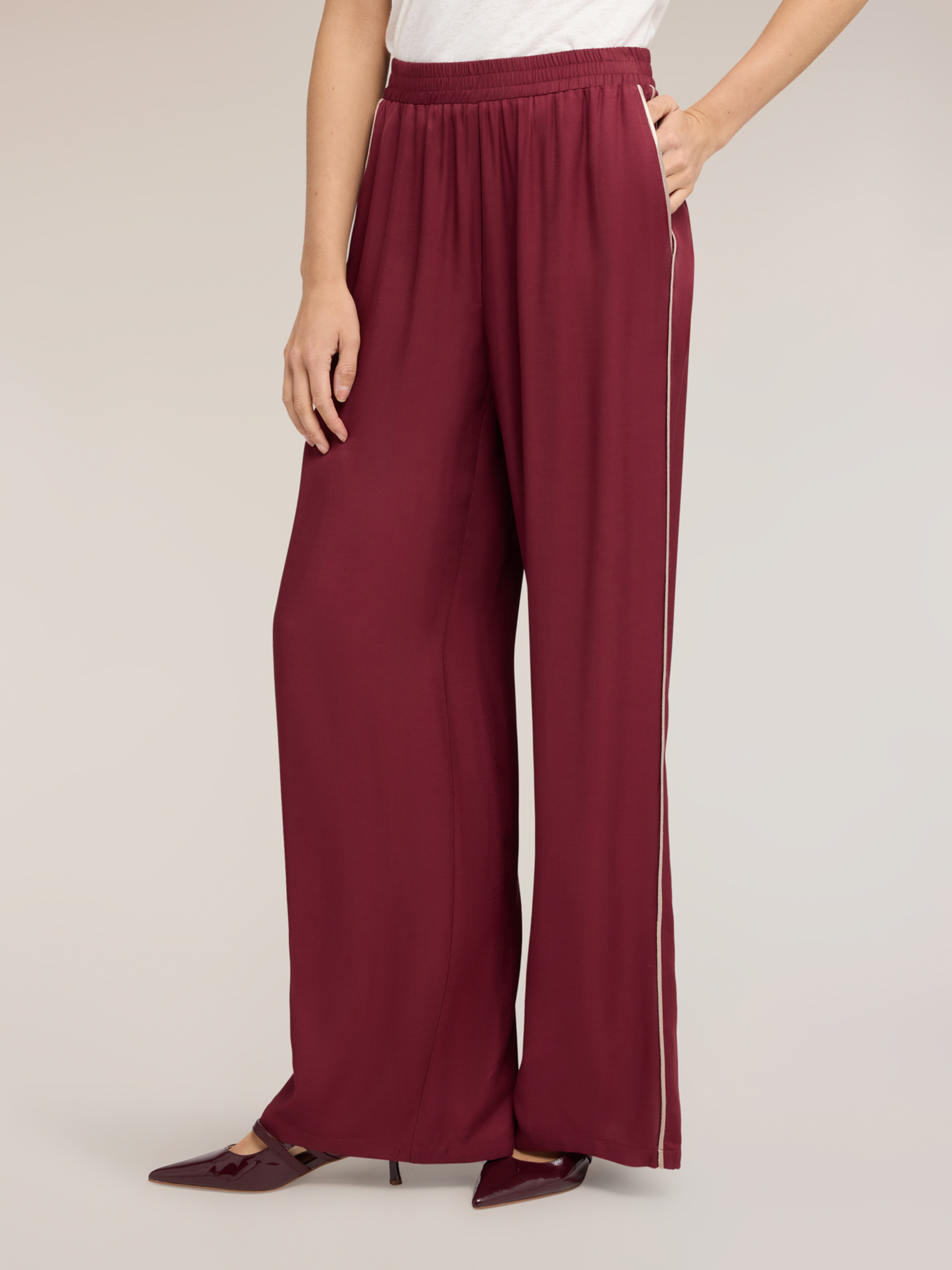 Pantalon palazzo, MOTIVI