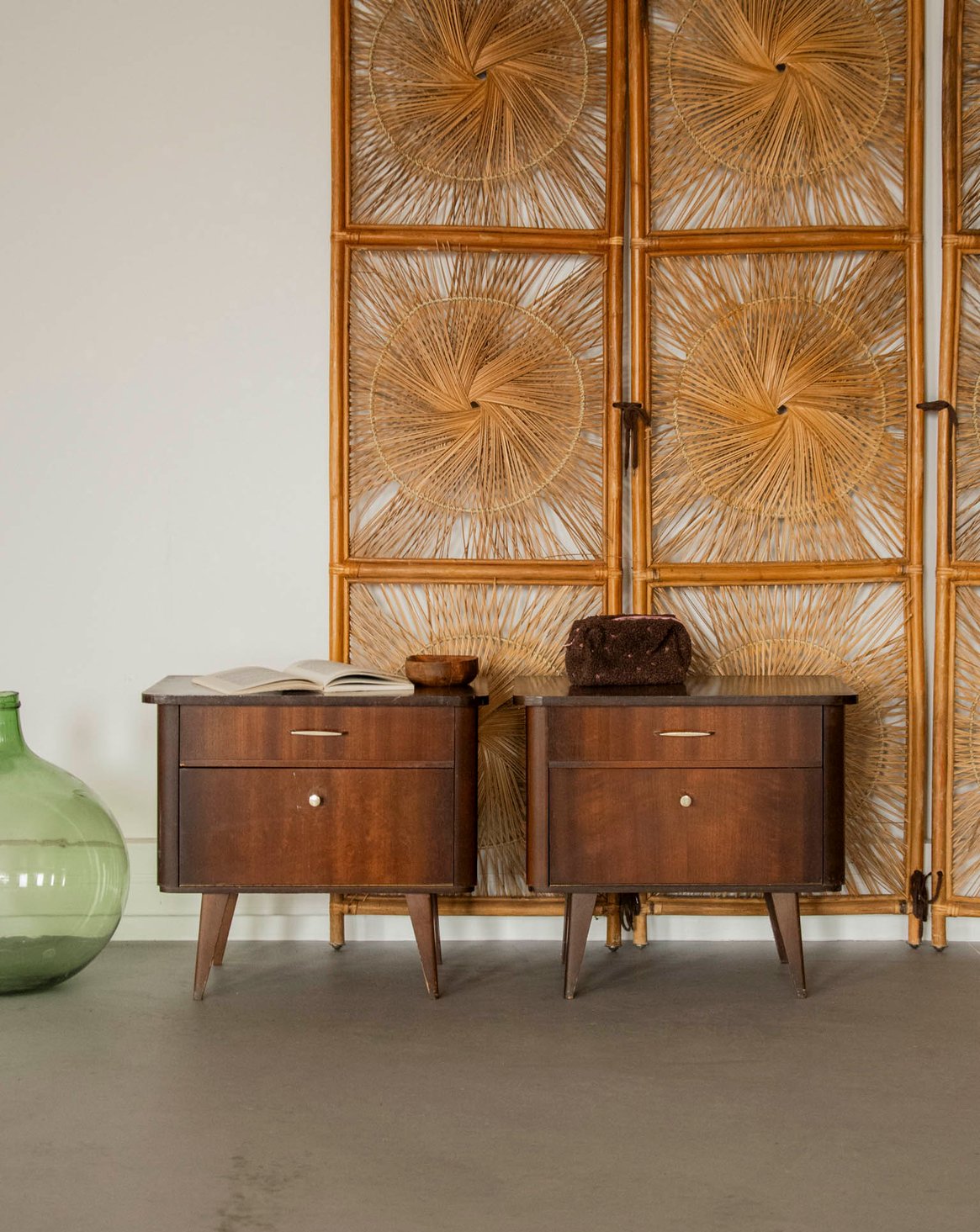 Paire de tables de chevet au placage en bois Maïa N°1577 - Bon état, DEBONGOUT