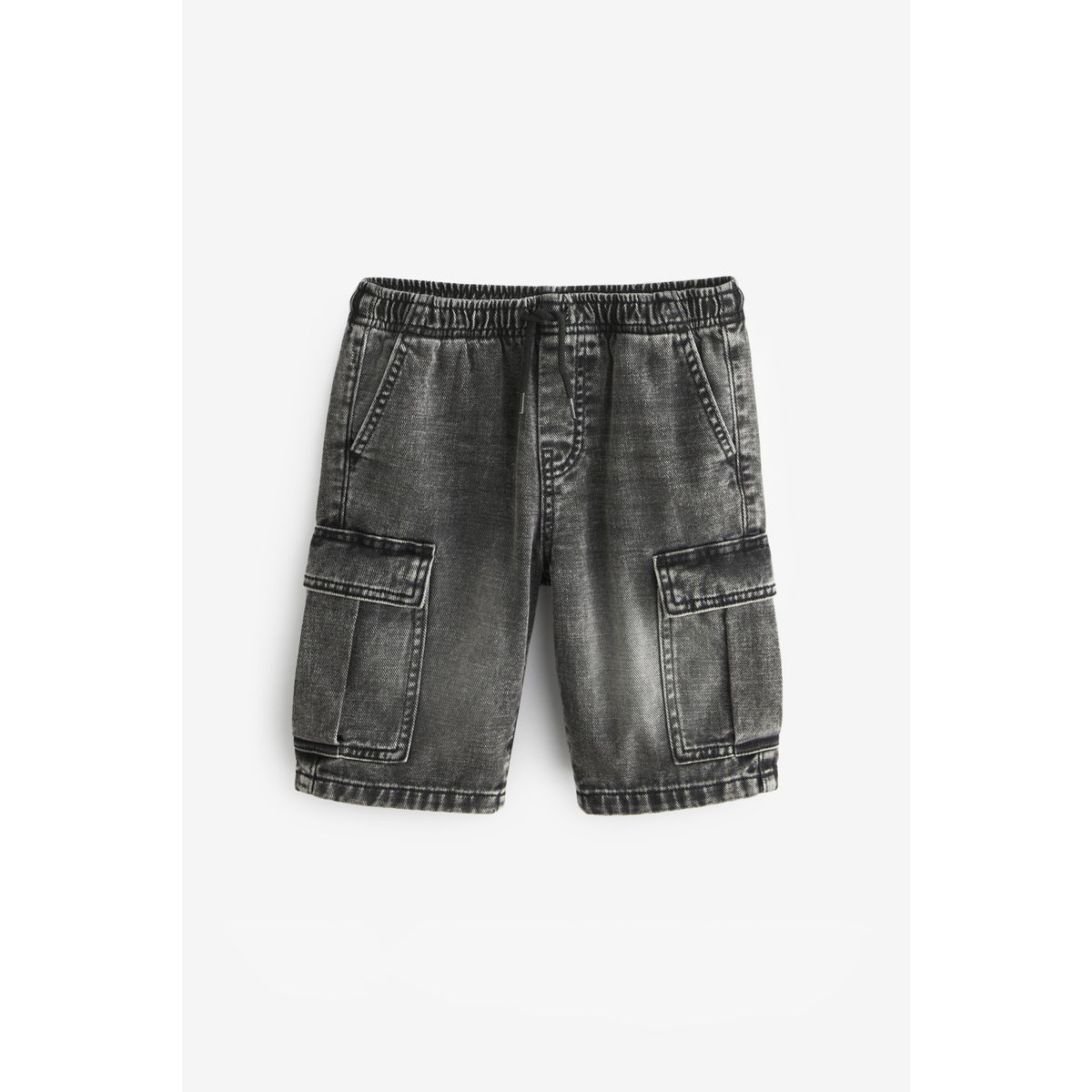 Short cargo en jean et jersey coupe classique, NEXT