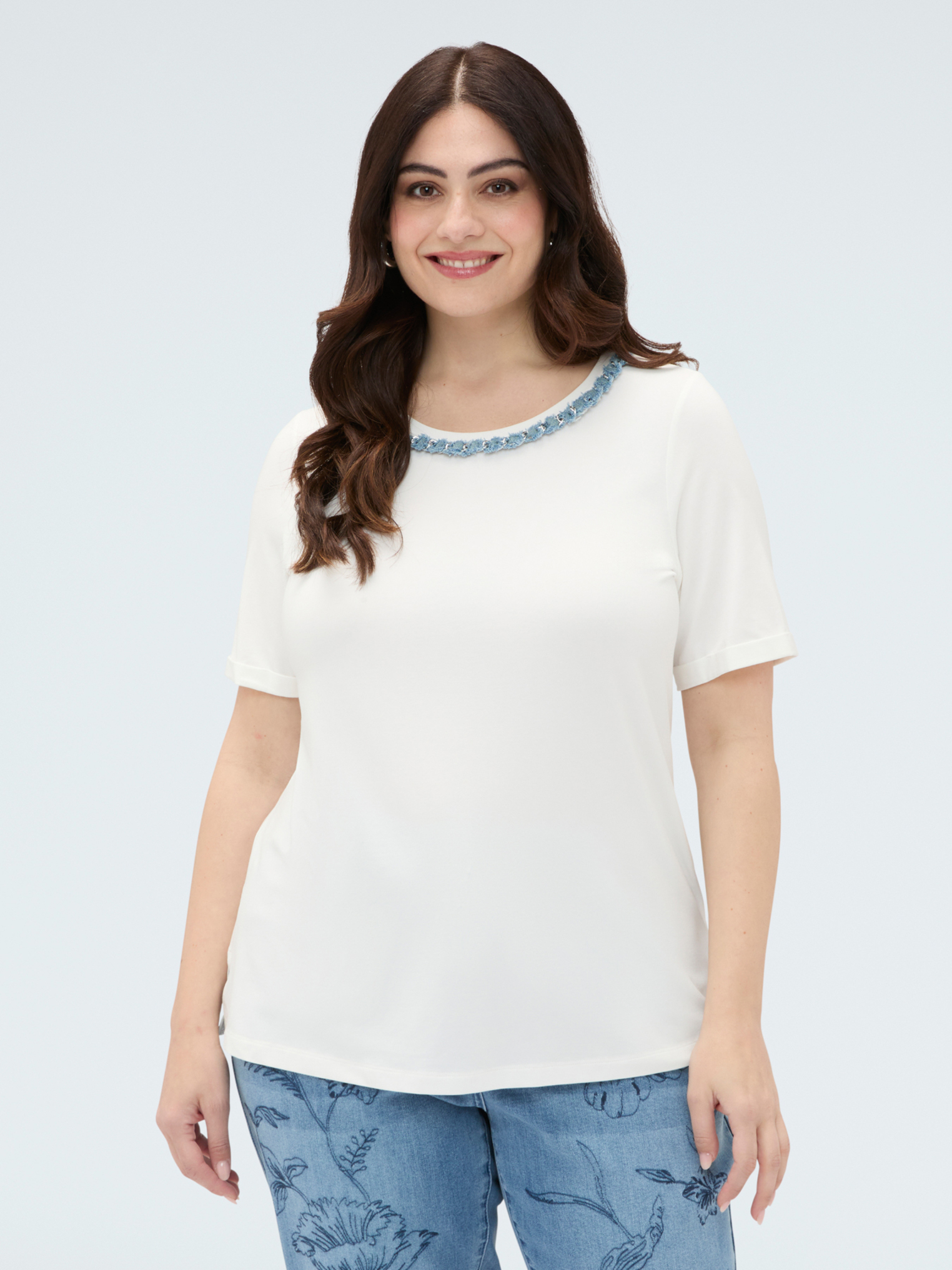 T-shirt avec application sur l'encolure, FIORELLA RUBINO