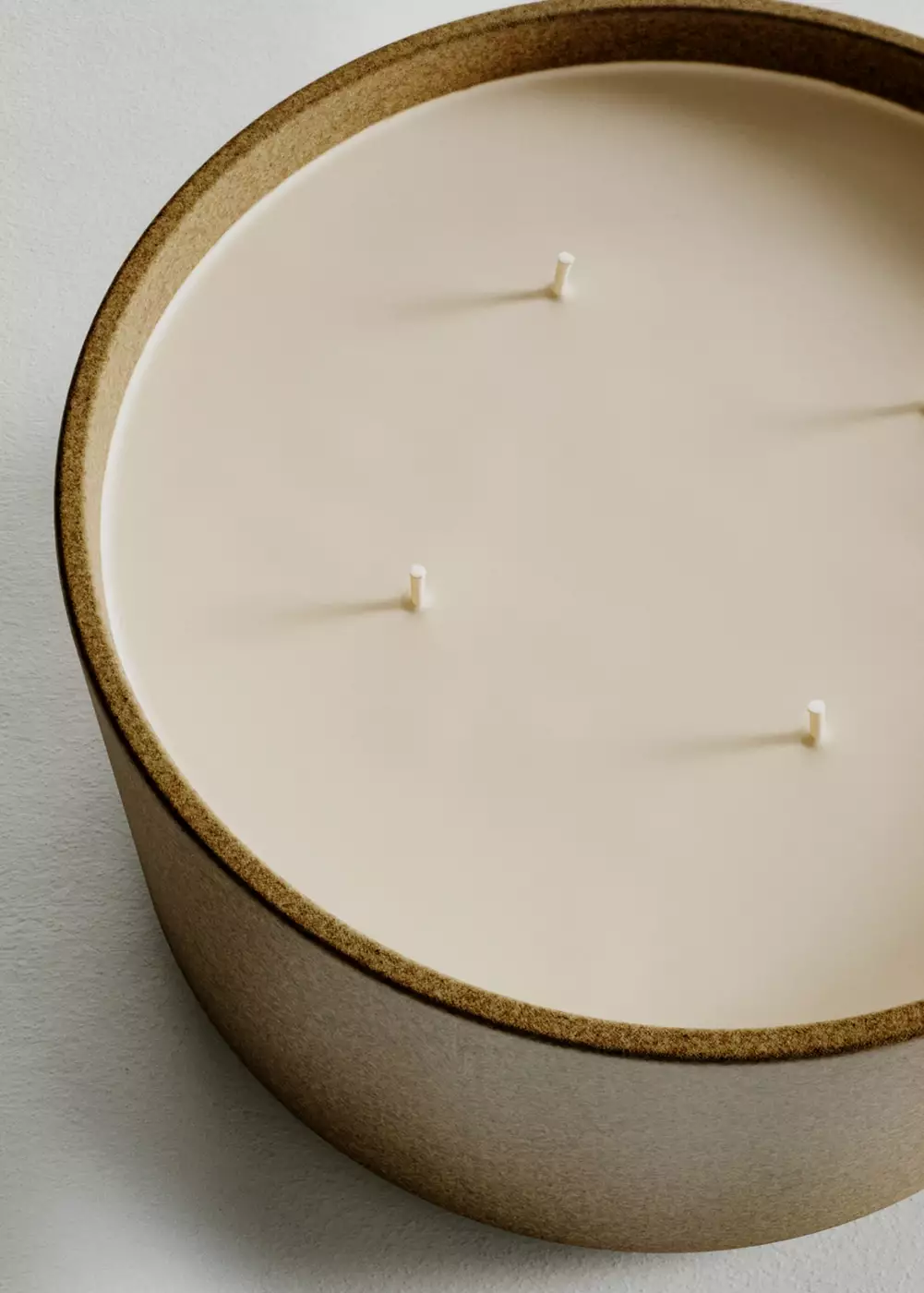 Bougie parfumée en céramique EVERGREN 1550 g, MANGO HOME