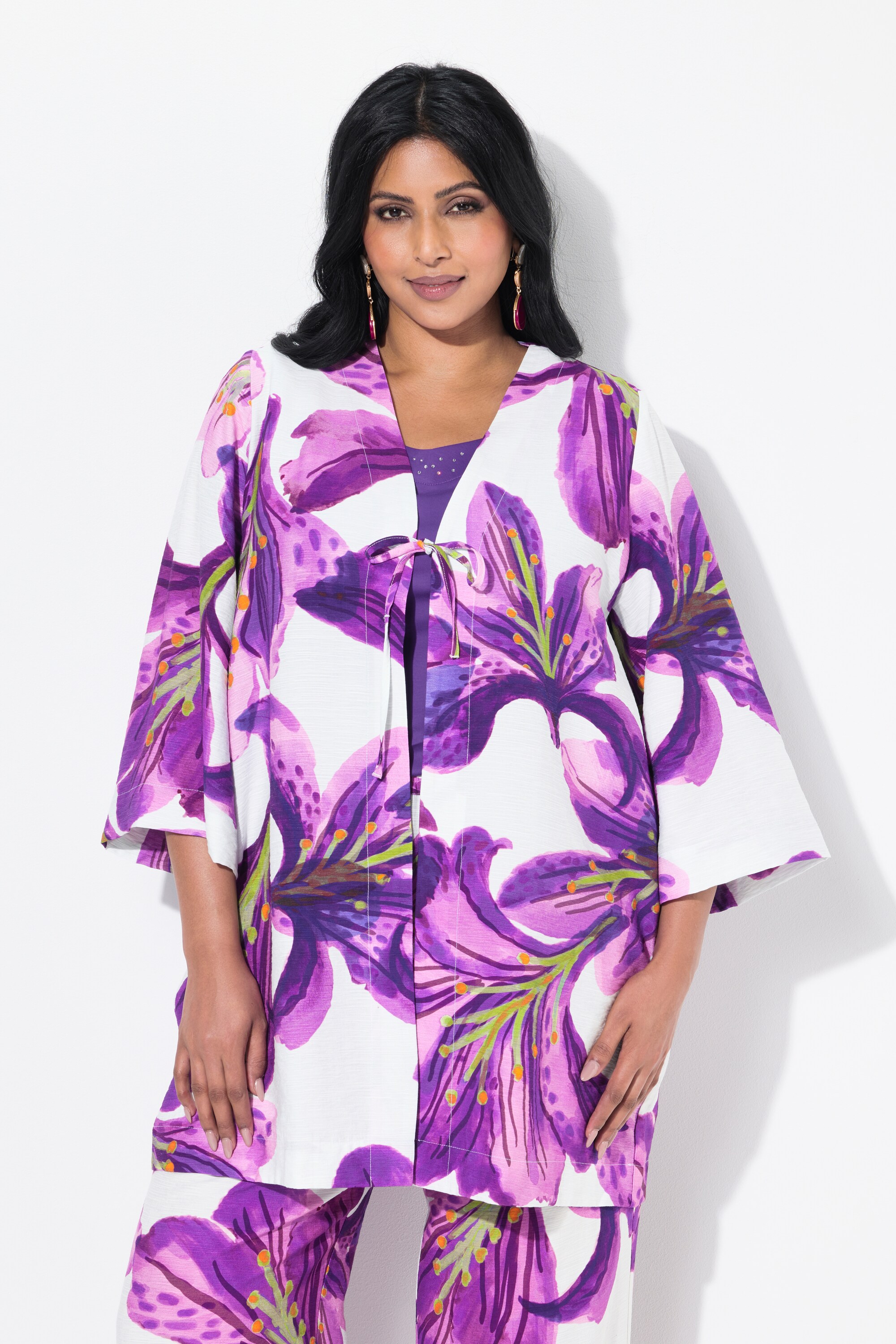 Veste à fleurs. Encolure V, manches 3/4, ULLA POPKEN