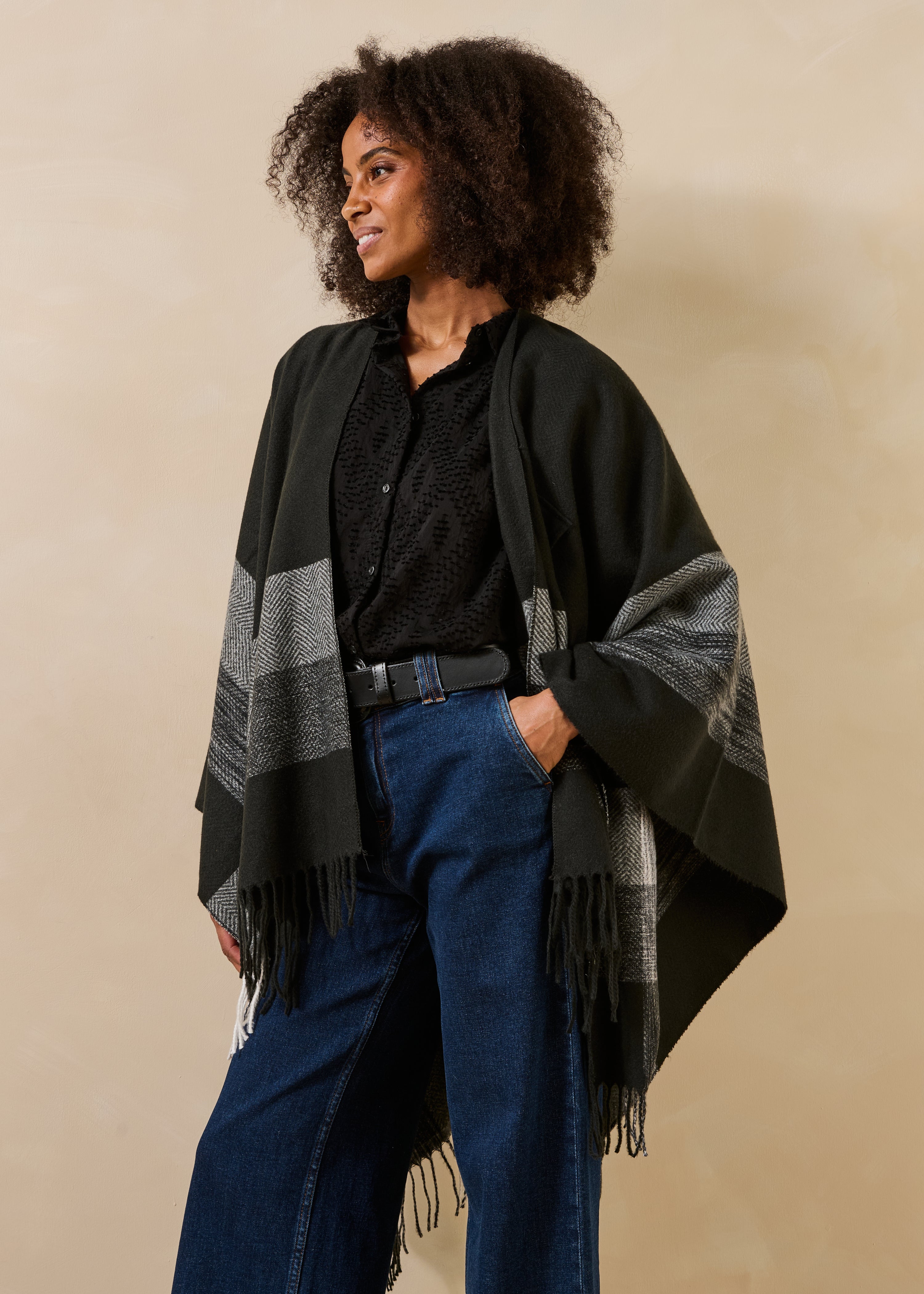 Poncho à carreaux, LA FEE MARABOUTEE