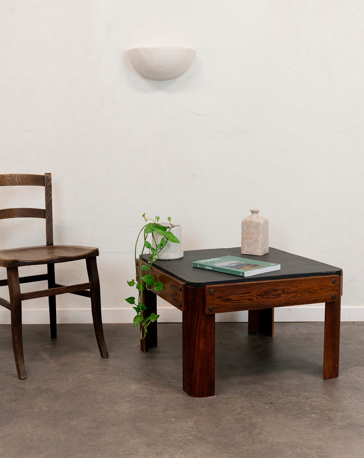 Table basse en bois et ardoise Marie-Pierre N°81 - Bon état, DEBONGOUT