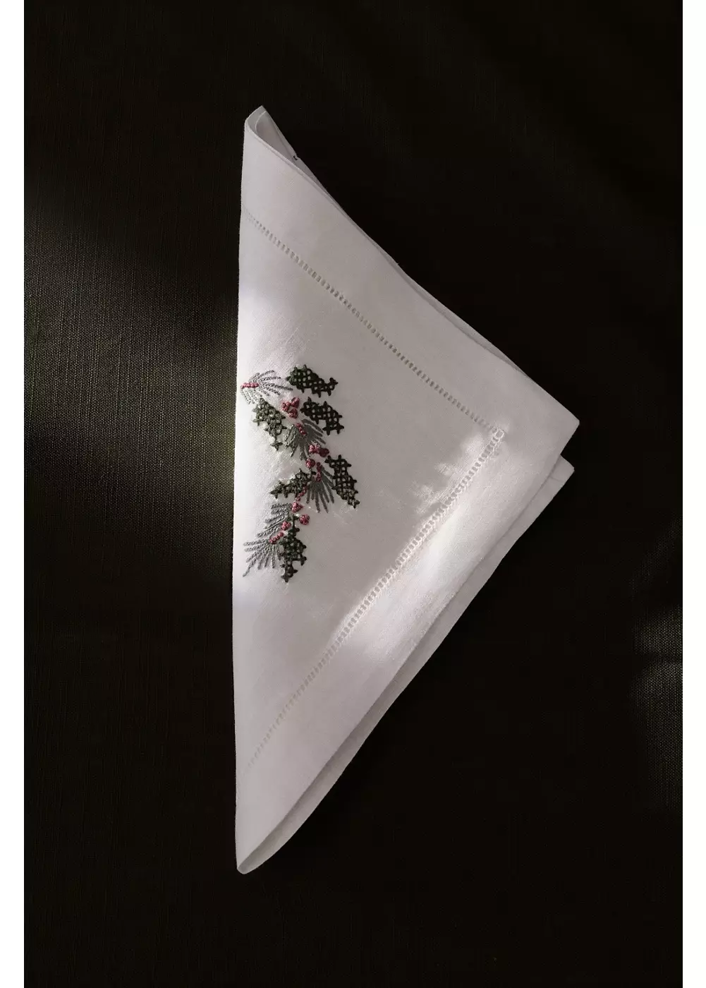 Lot de 2 serviettes en lin avec broderie, MANGO HOME