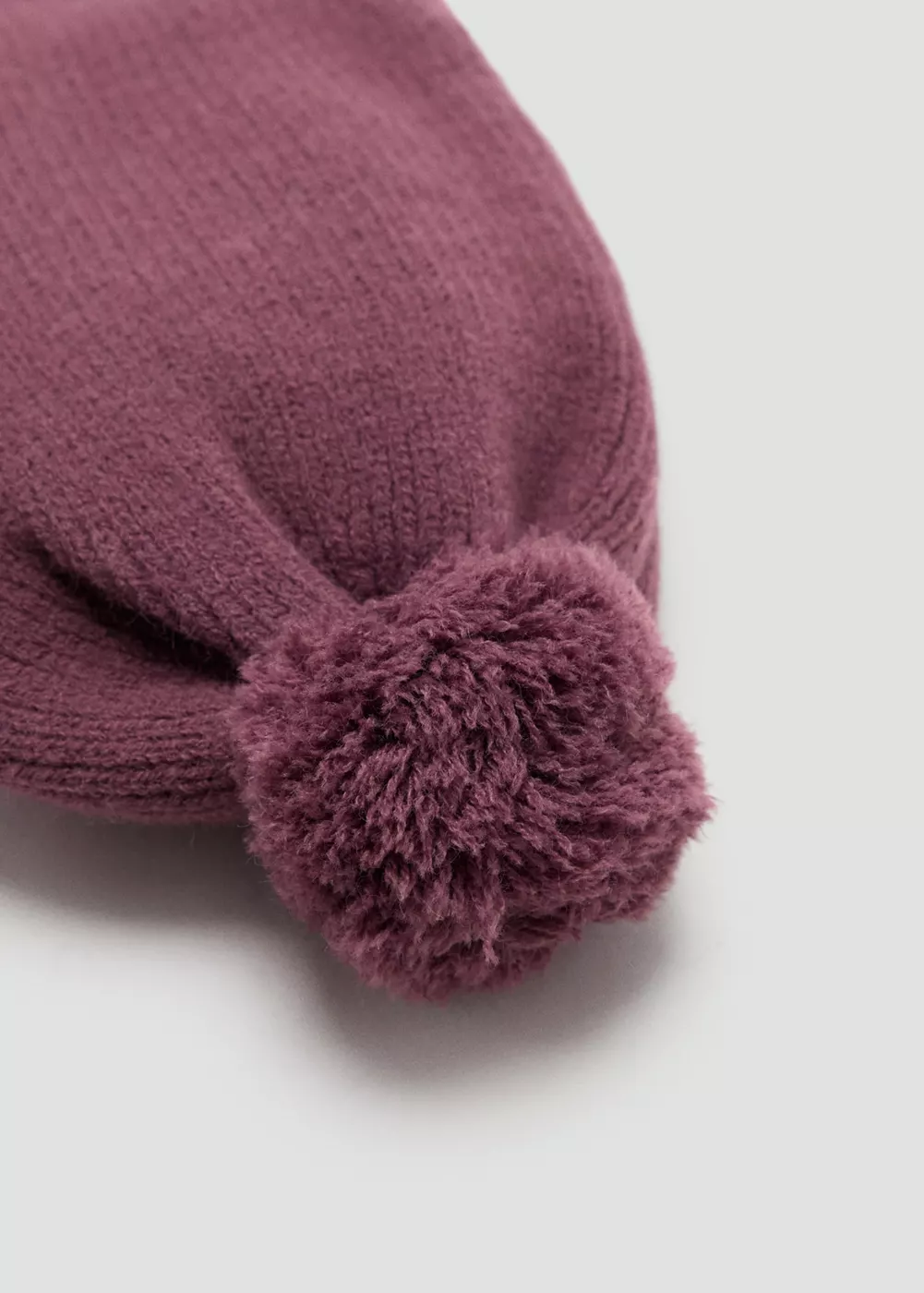 Bonnet en maille avec pompon et cache-oreilles, MANGO BABY