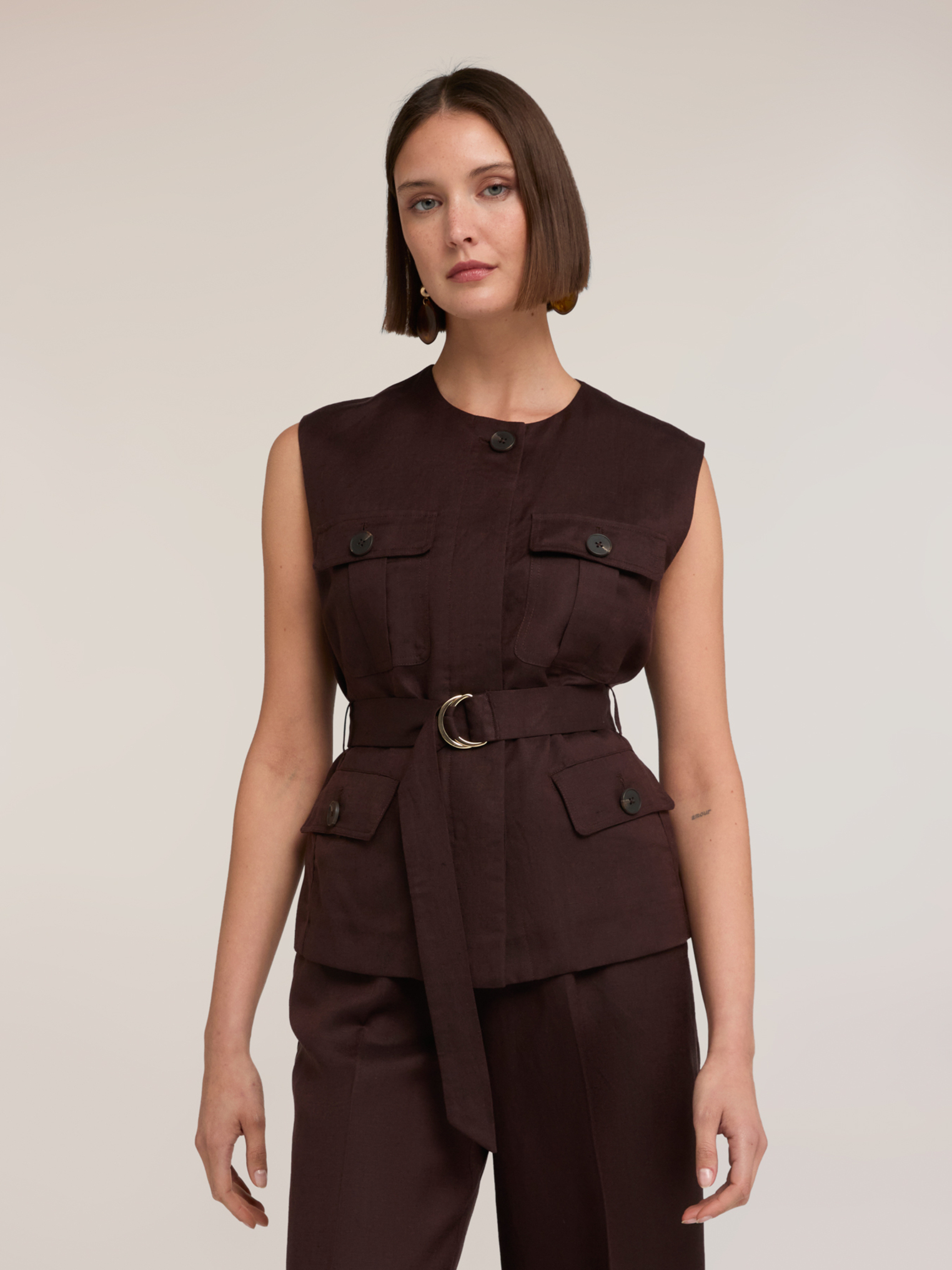 Gilet saharienne, MOTIVI