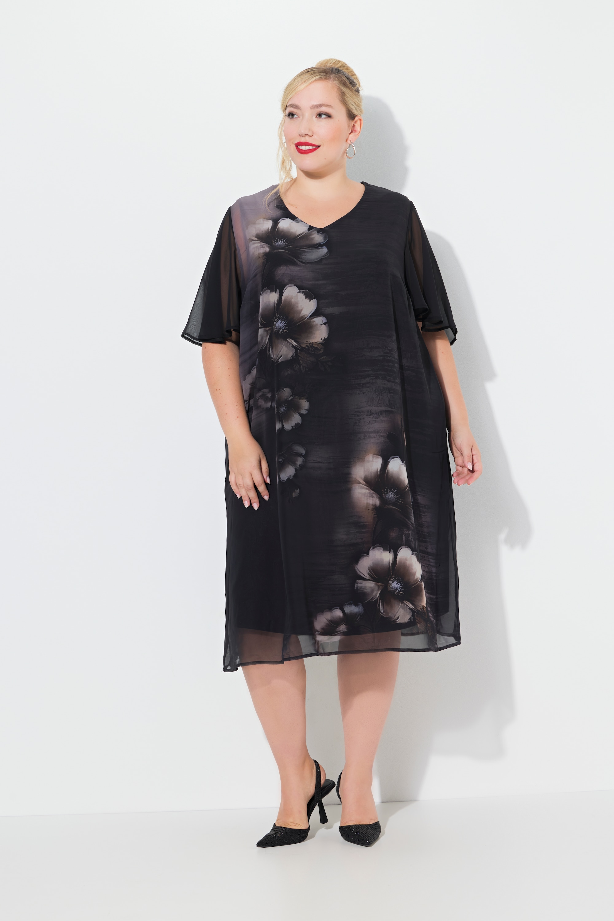 Robe à manches courtes et col en V, ULLA POPKEN