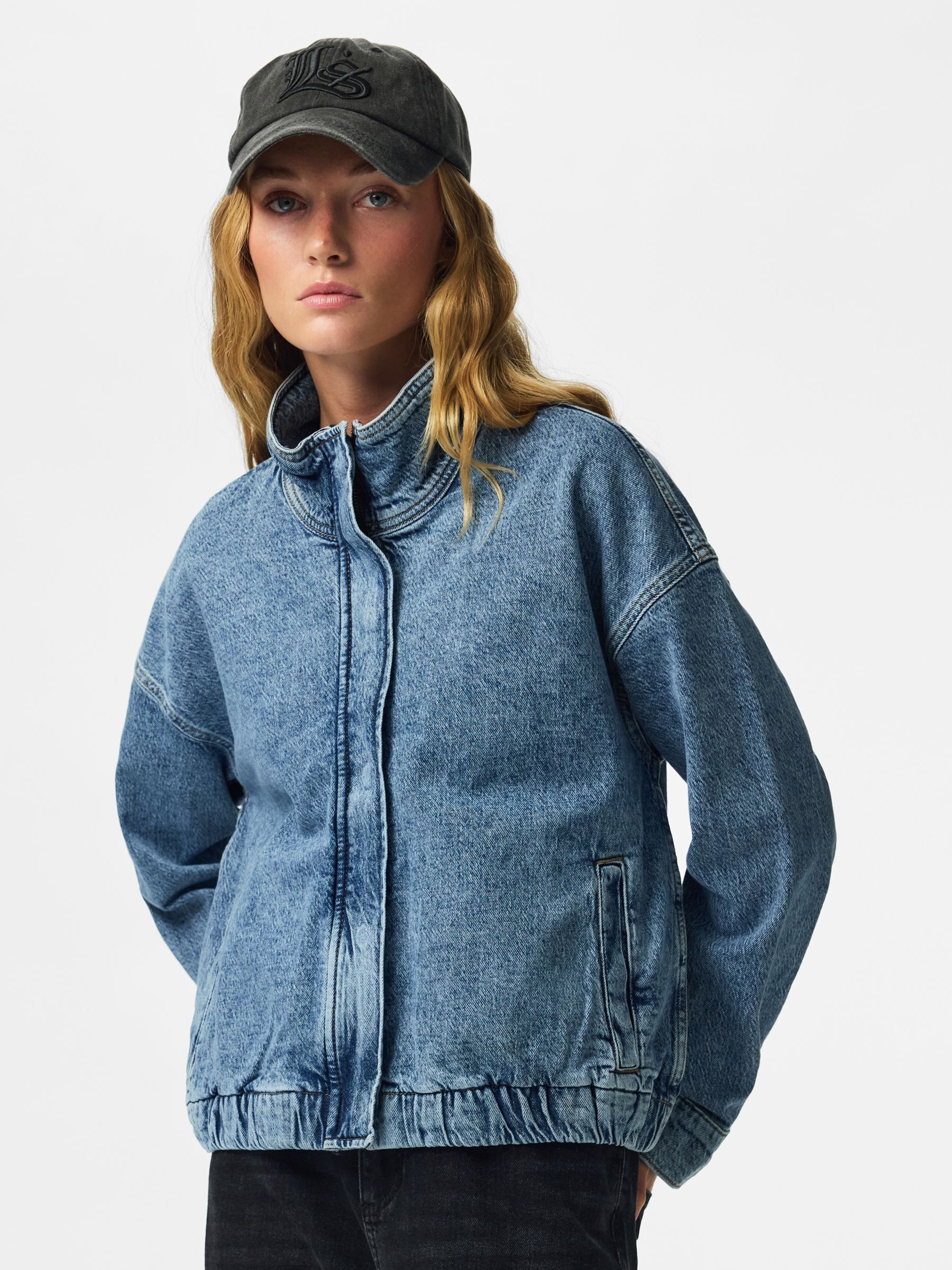 Veste, PIECES