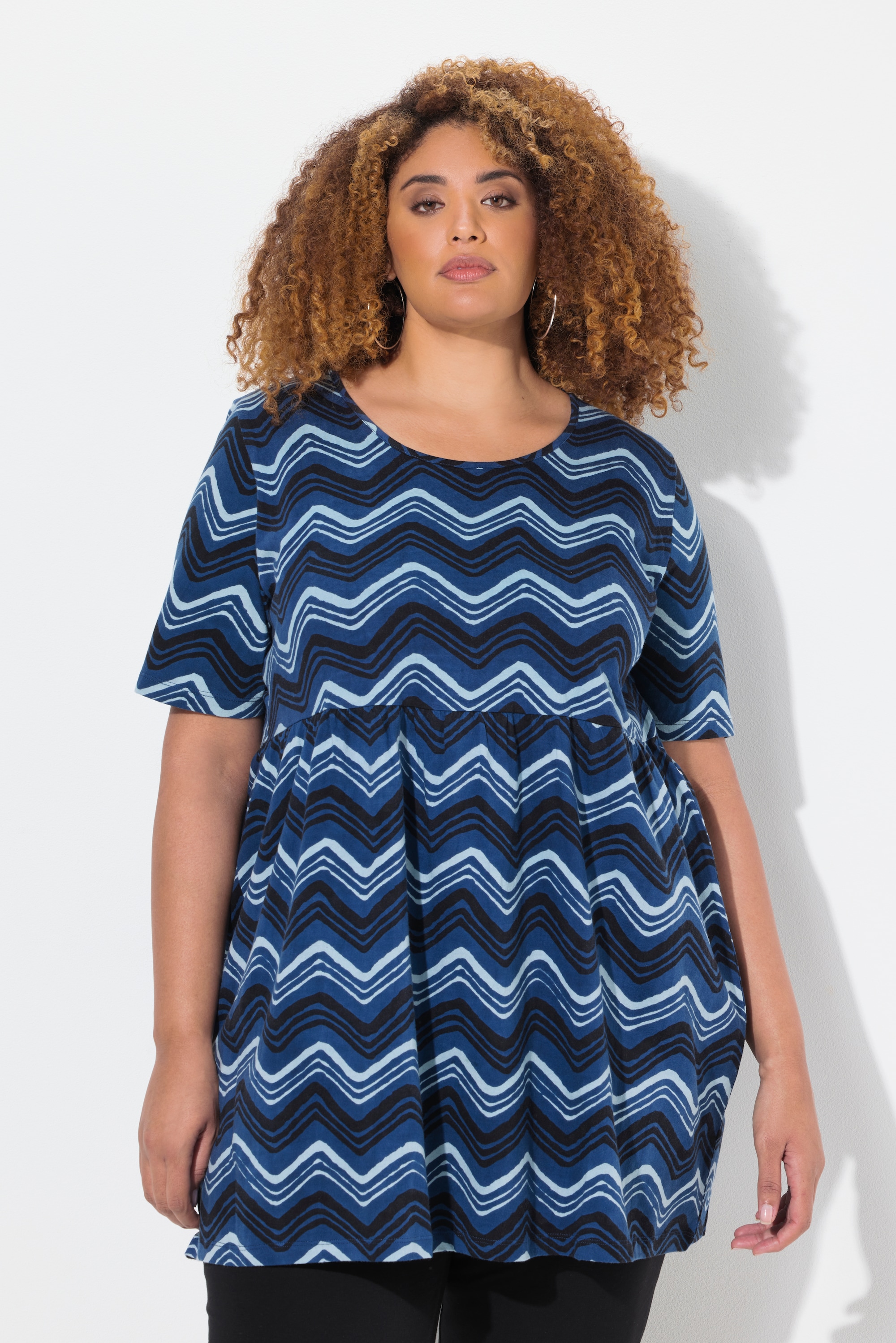 T-shirt long coupe évasée, motif chevrons, ULLA POPKEN