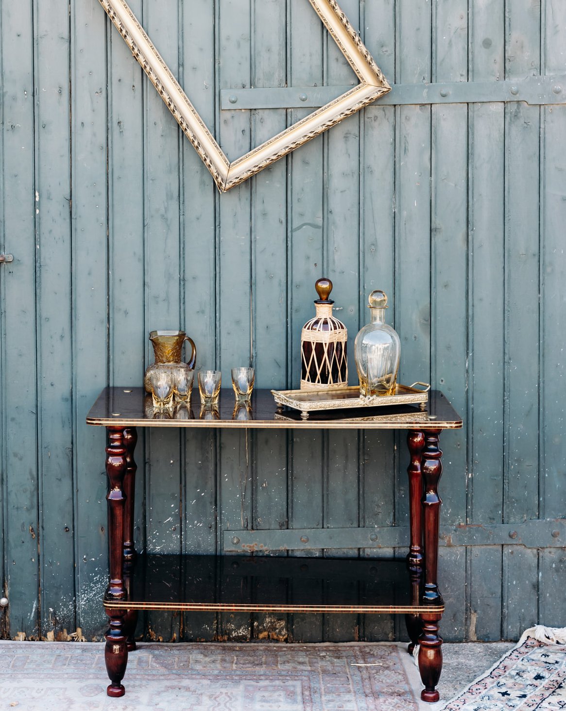 Table d'appoint en bois Francine N°453 - Bon état, DEBONGOUT