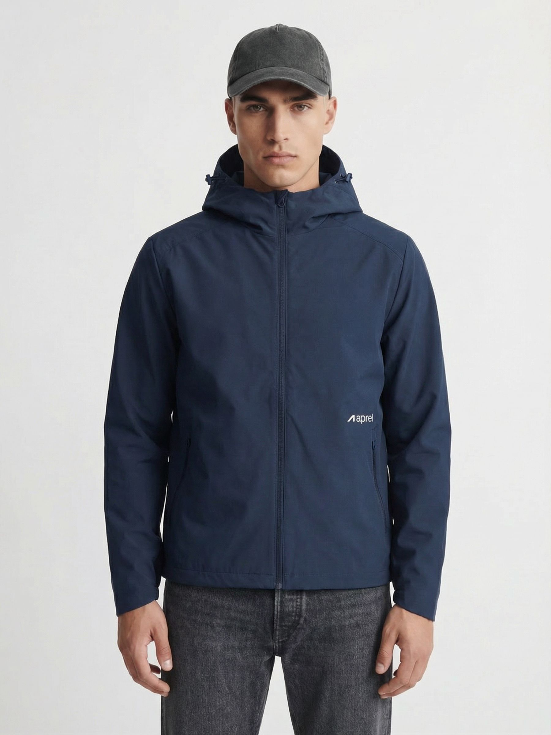 Veste De Transition, aprel