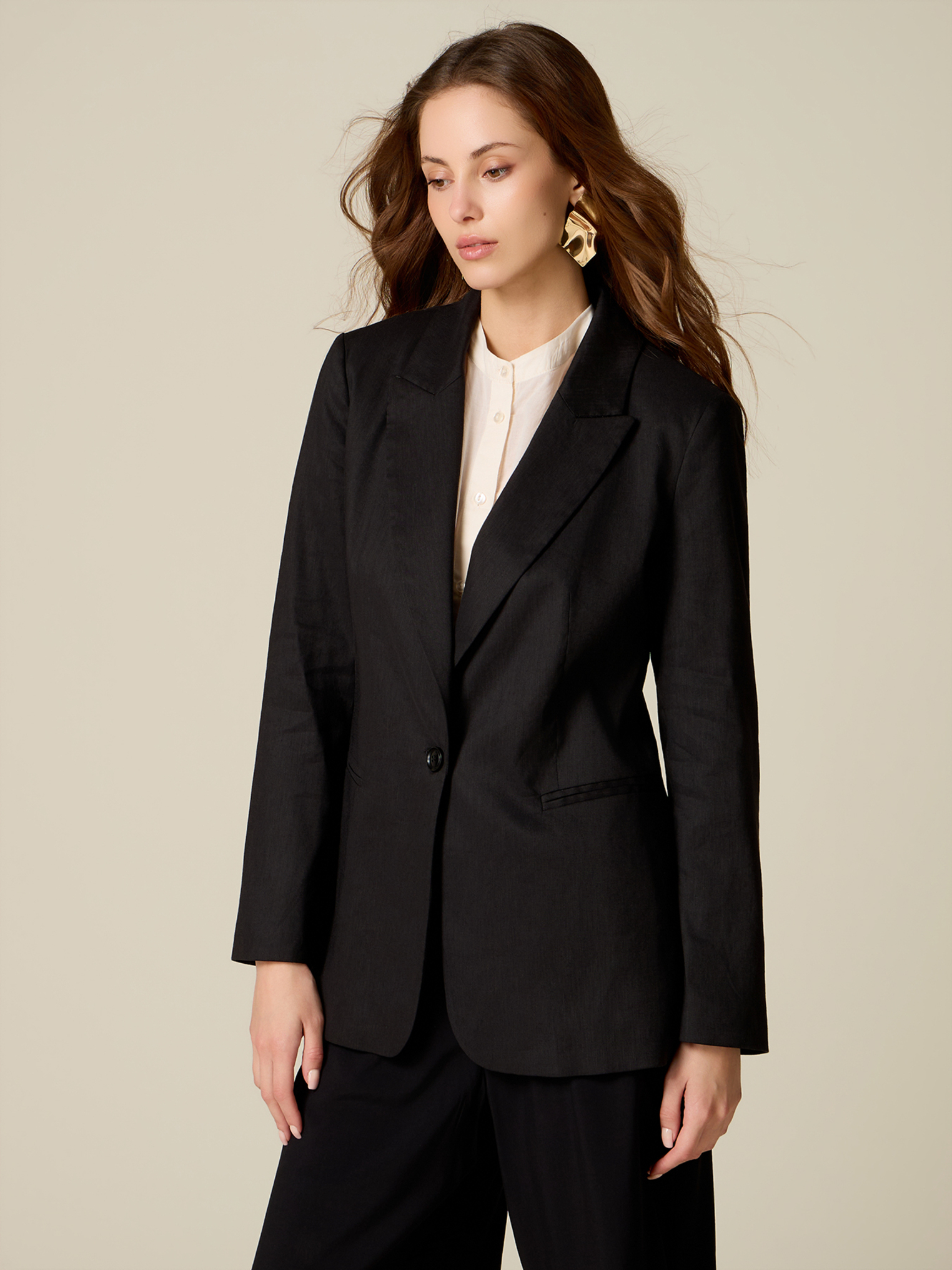 Veste, OLTRE