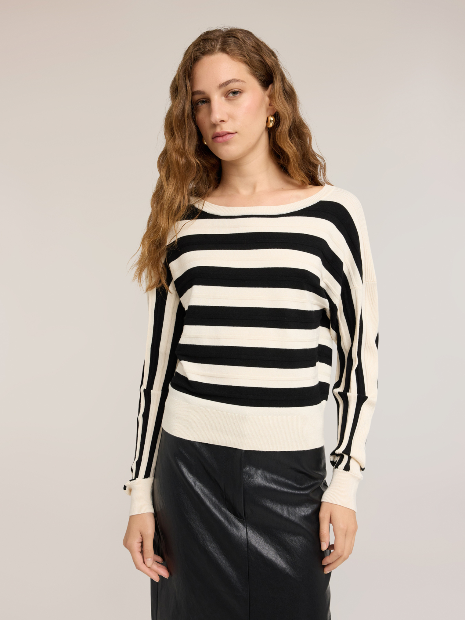 Pull à rayures, MOTIVI