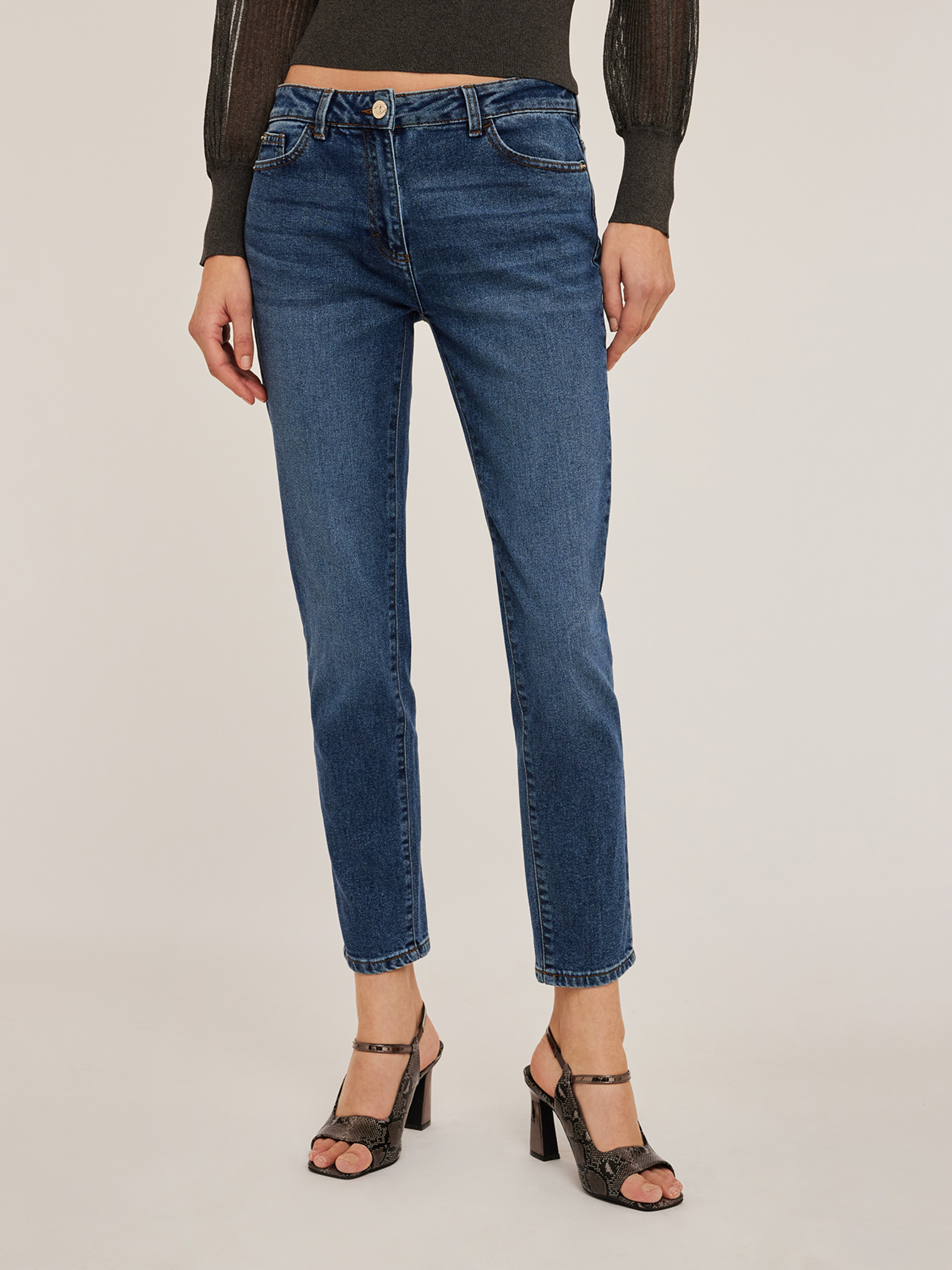 Jean slim fit Kendall, MOTIVI