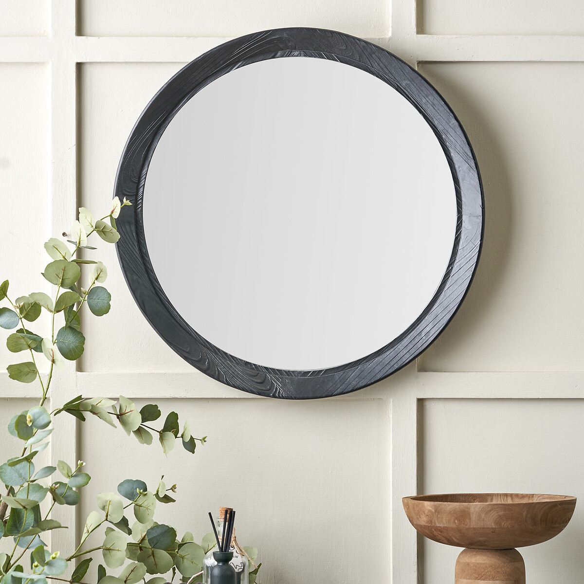 65cm Earlswood Round Black Fir Wood Effect Wall Mirror, ÉDITÉ