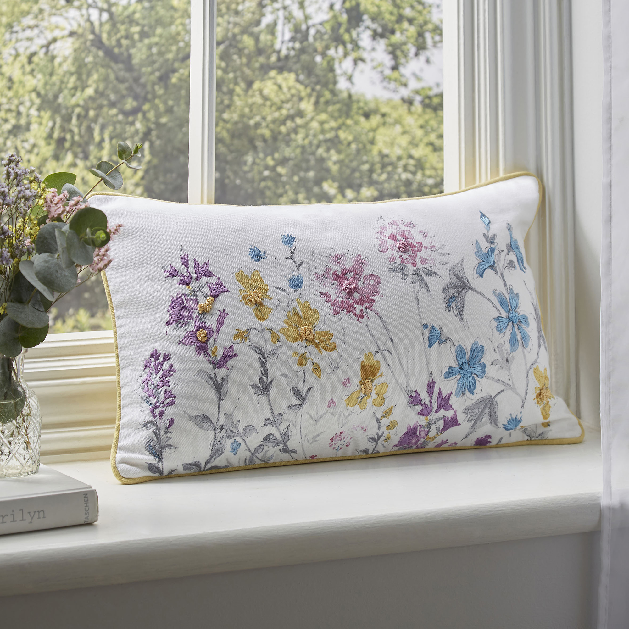 Coussin fleuri Wild Meadow, LAURA ASHLEY