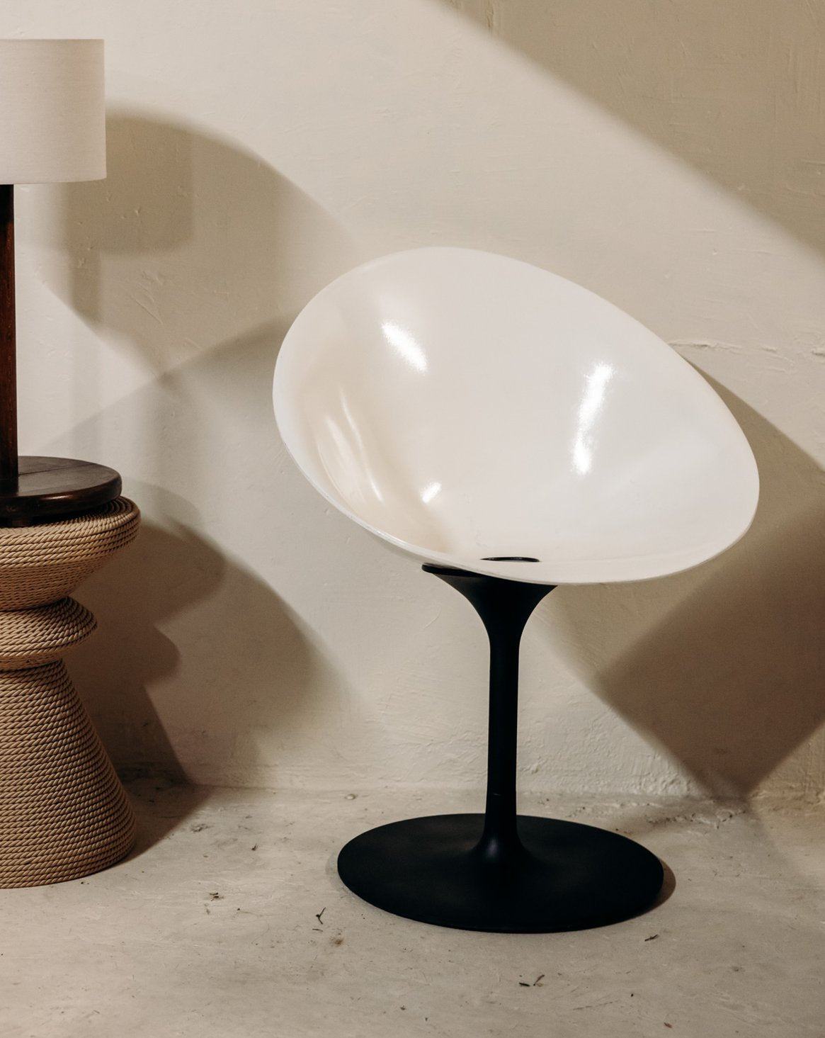 Fauteuil aux allures futuristes Jakob N°1379 - Bon état, DEBONGOUT