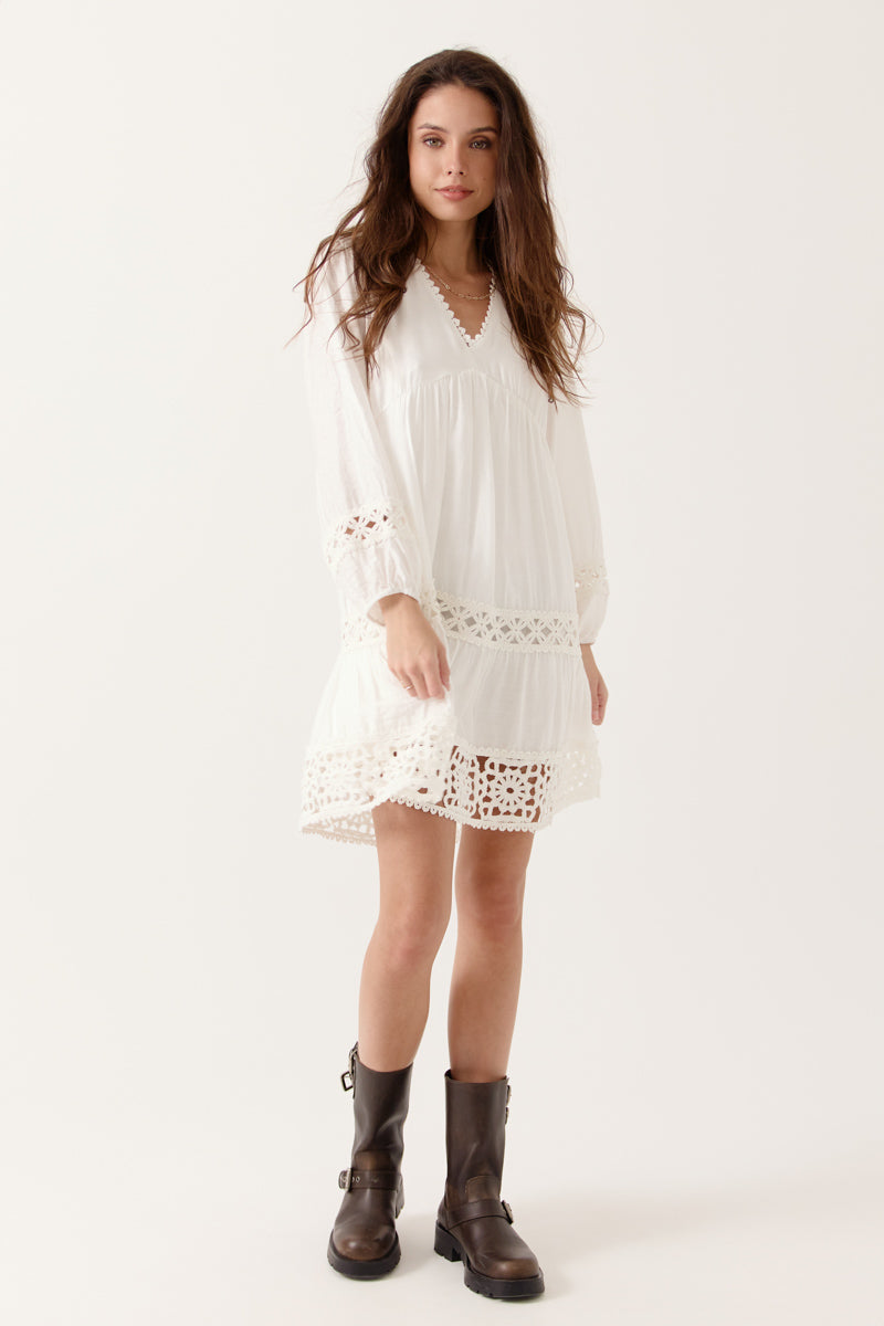 Robe courte à manches courtes et col en V Fatou, ARTLOVE
