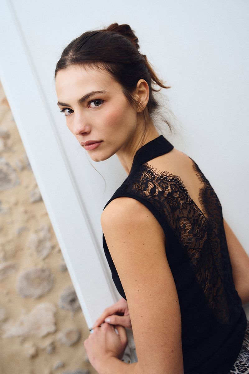 Top dos nu en dentelle, MOLLY BRACKEN