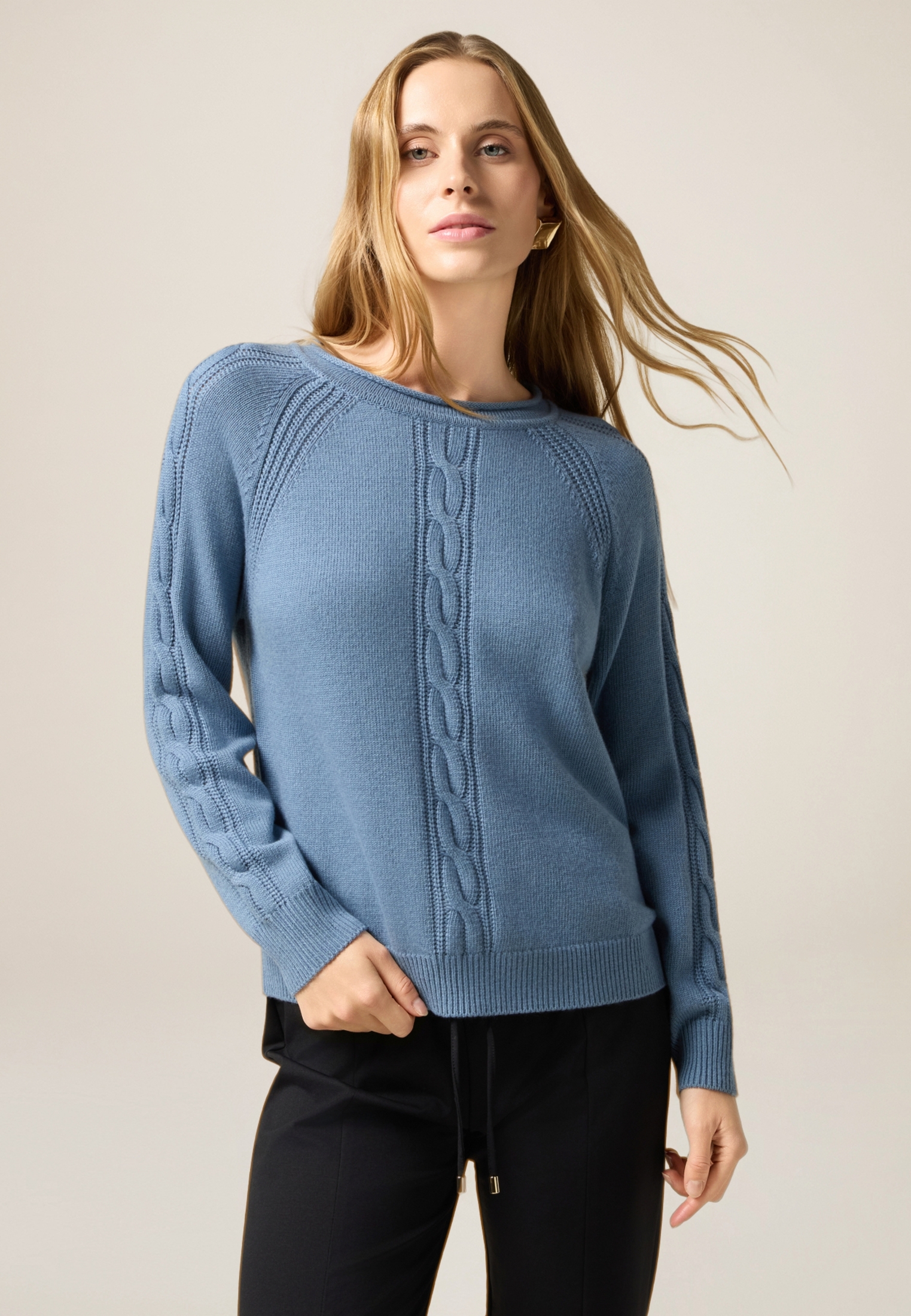 Pull à manches longues, OLTRE